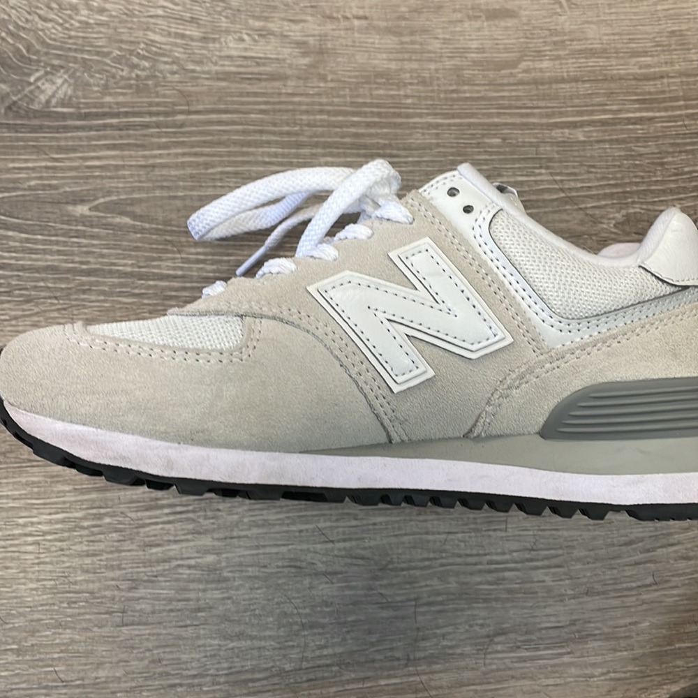 Brand new sneakers new balance int the box